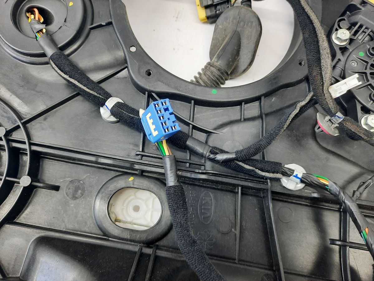 Forte Моторчик склопідйомника дверей задньої правої Kia Forte 2014-2018 83460A7000 Kia Forte 7