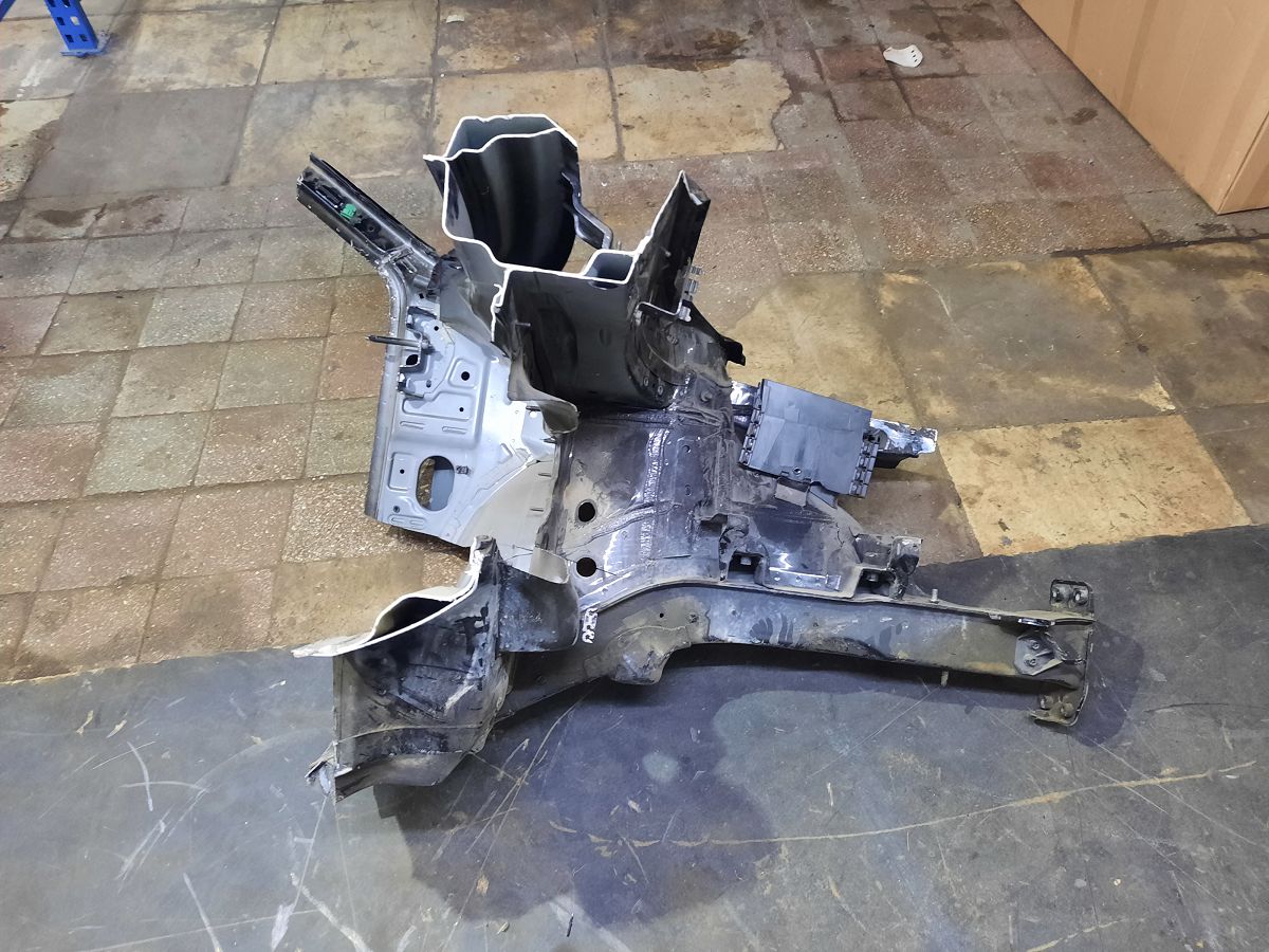 Passat s Чверть передня ліва Volkswagen Passat S 2012-2015 561803091A Volkswagen Passat S 8