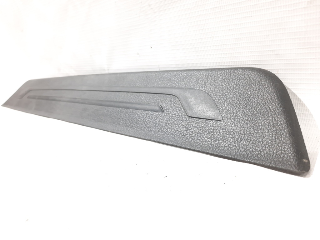 Forte Накладка порога переднього права (декор) Kia Forte 2014-2018 85882A7000 Kia Forte 2