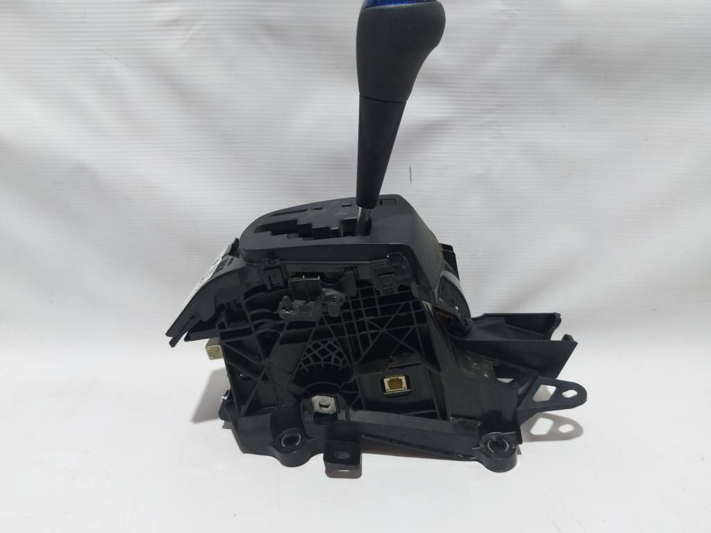 Prius c Кулиса переключения АКПП Toyota Prius C 2012 3355047072 Toyota Prius C 2