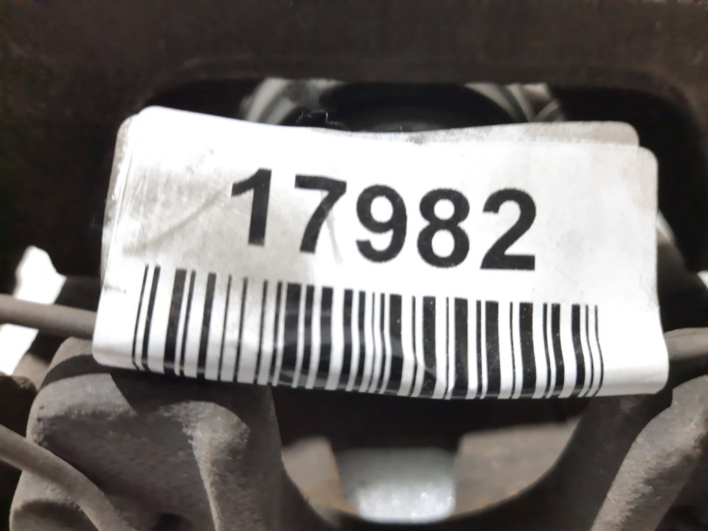 Passat s Супорт гальмівний передній правий Volkswagen Passat S 2009-2018 5N0615124 Volkswagen Passat S 5