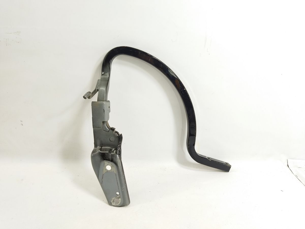 Passat Петля кришки багажника права Volkswagen Passat 2012-2015 561827302C Volkswagen Passat 4