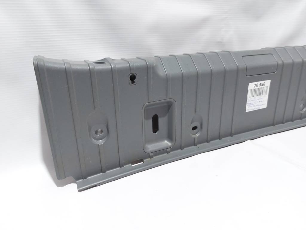 328i xdrive Накладка задней панели багажного отделения BMW 328i xDrive 2006-2011 51477059258 BMW 328i xDrive 2