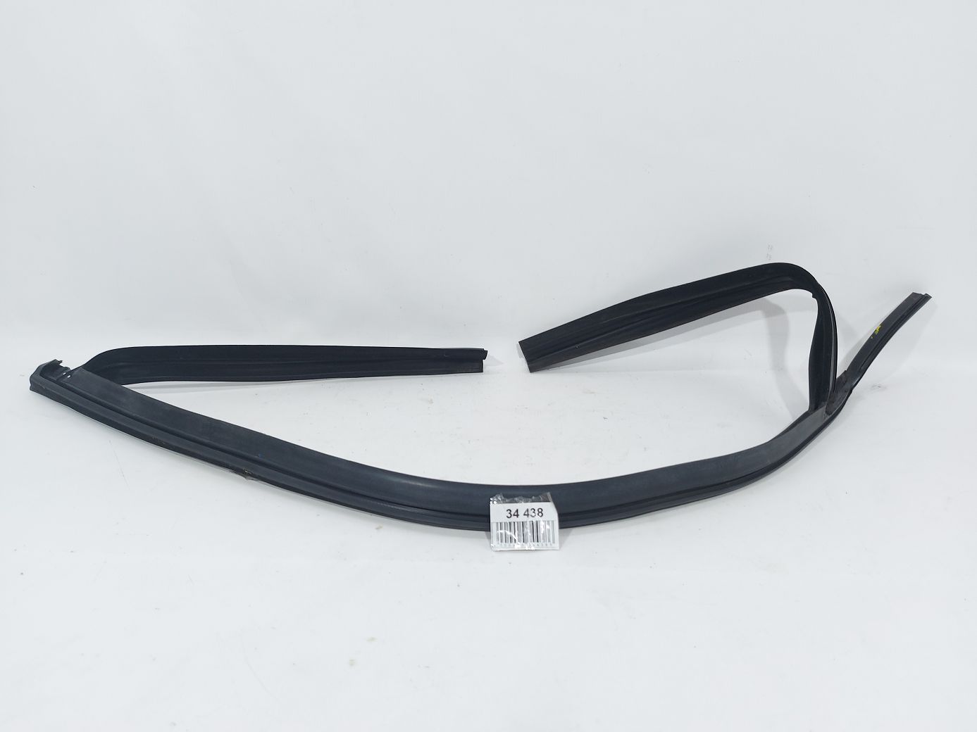 Focus. Направляющая резинка стекла двери передней правой Ford Focus 2012-2015 DM5Z5821596A Ford Focus