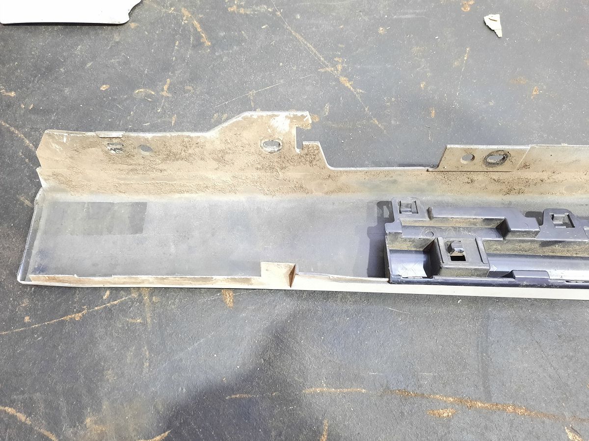 328i xdrive Поріг лівий (пластик) BMW 328i xDrive 2013-2016 51777312751 BMW 328i xDrive 7