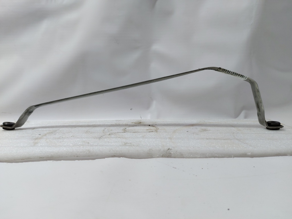 5 series Кріплення паливного бака ліве/праве BMW 5 series 2010-2019 16117053972 BMW 5 series 2