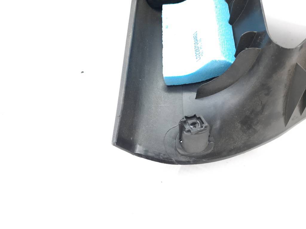 Dart Накладка стійки задньої права Dodge Dart 2013-2019 1SW46DX9AF Dodge Dart 16