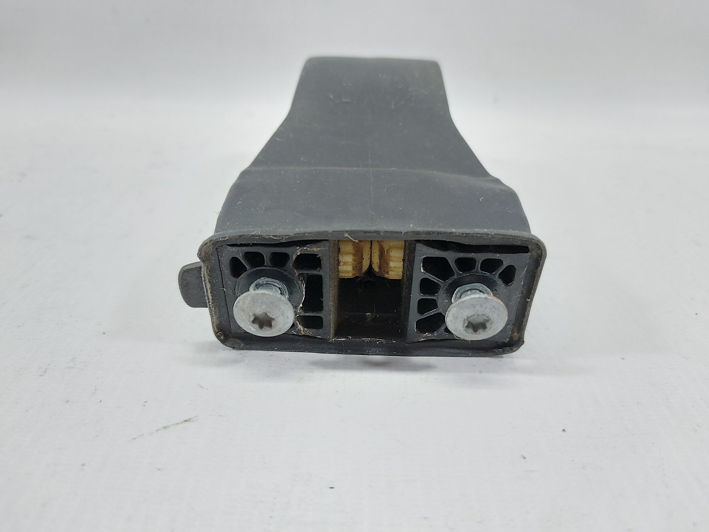 Passat s. Ограничитель двери задней правой Volkswagen Passat S 2012-2021 561839249C Volkswagen Passat S Passat s. Ограничитель двери задней правой Volkswagen Passat S 2012-2021 561839249C Volkswagen Passat S