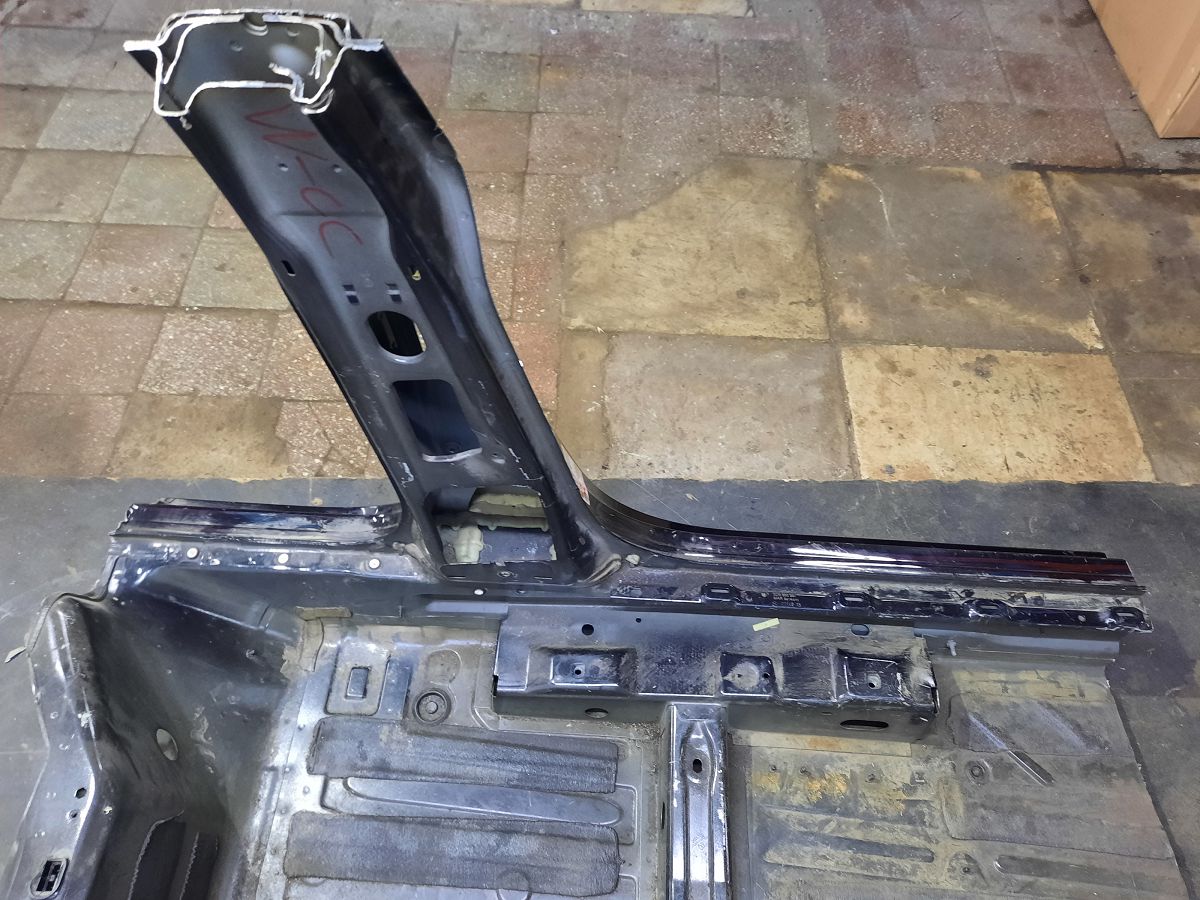 Passat cc Стойка центральная левая (металл) Volkswagen Passat CC 2009-2017 3C8809835 Volkswagen Passat CC 5