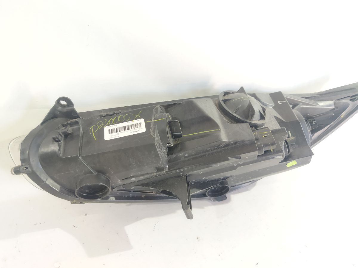 Товари з дефектами Фара передня права (бита) Ford Fiesta 2014-2019 D2BZ13008J Ford Fiesta 7