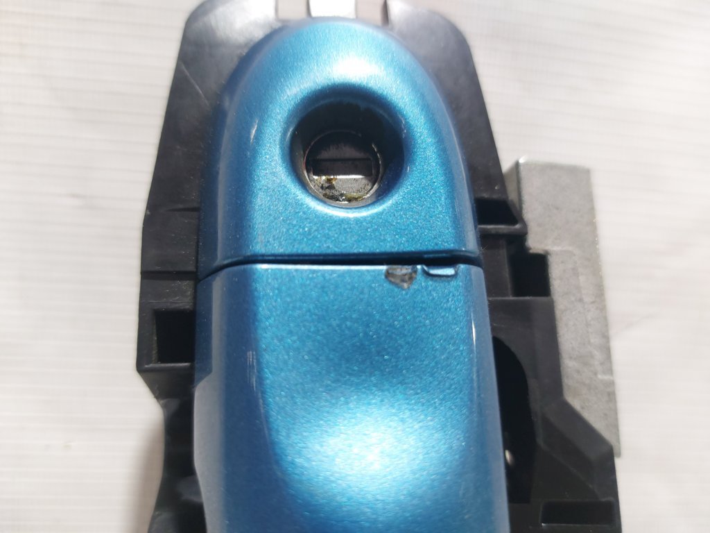 Versa Ручка дверей передньої правої зовнішньої Nissan Versa 2012-2019 826403BA0A Nissan Versa 2