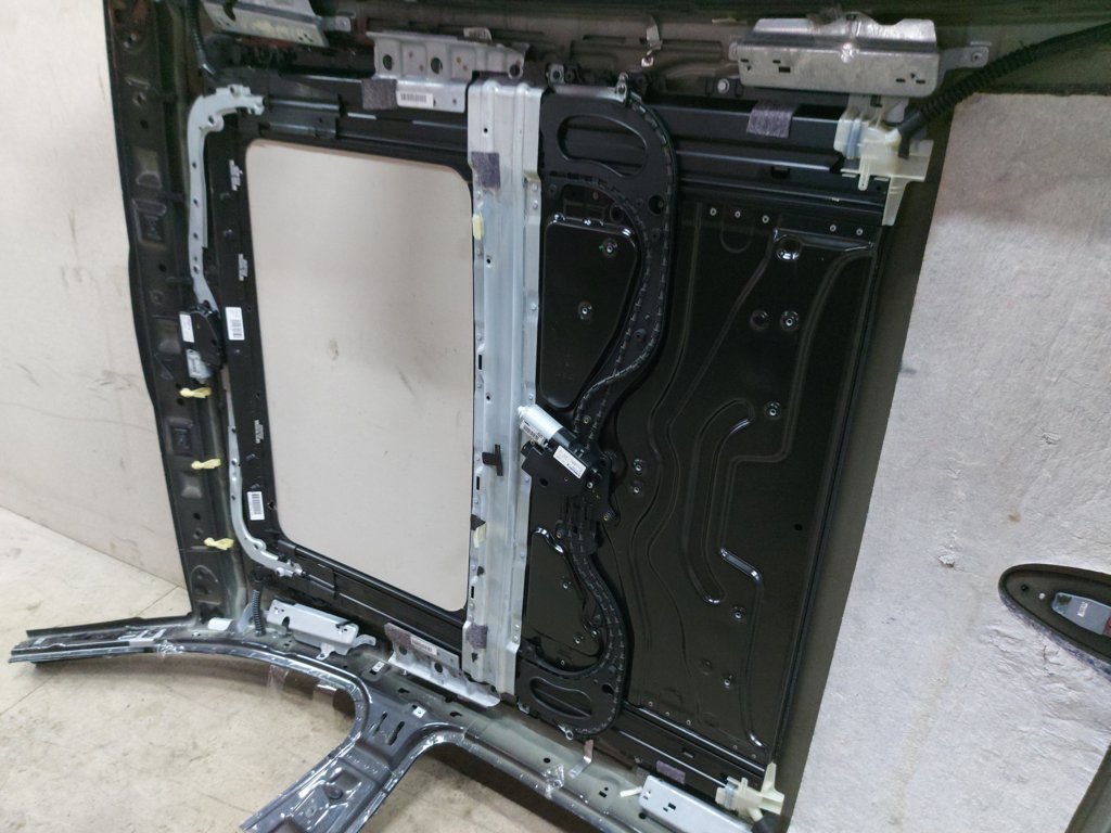 7 series Дах (метал) під люк BMW 7 2012 41317204407 BMW 7 5 7 series Дах (метал) під люк BMW 7 2012 41317204407 BMW 7 5