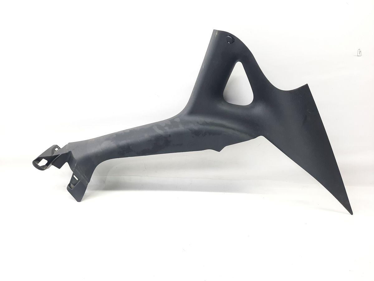 Dart Накладка стійки задньої права Dodge Dart 2013-2019 1SW46DX9AF Dodge Dart 12