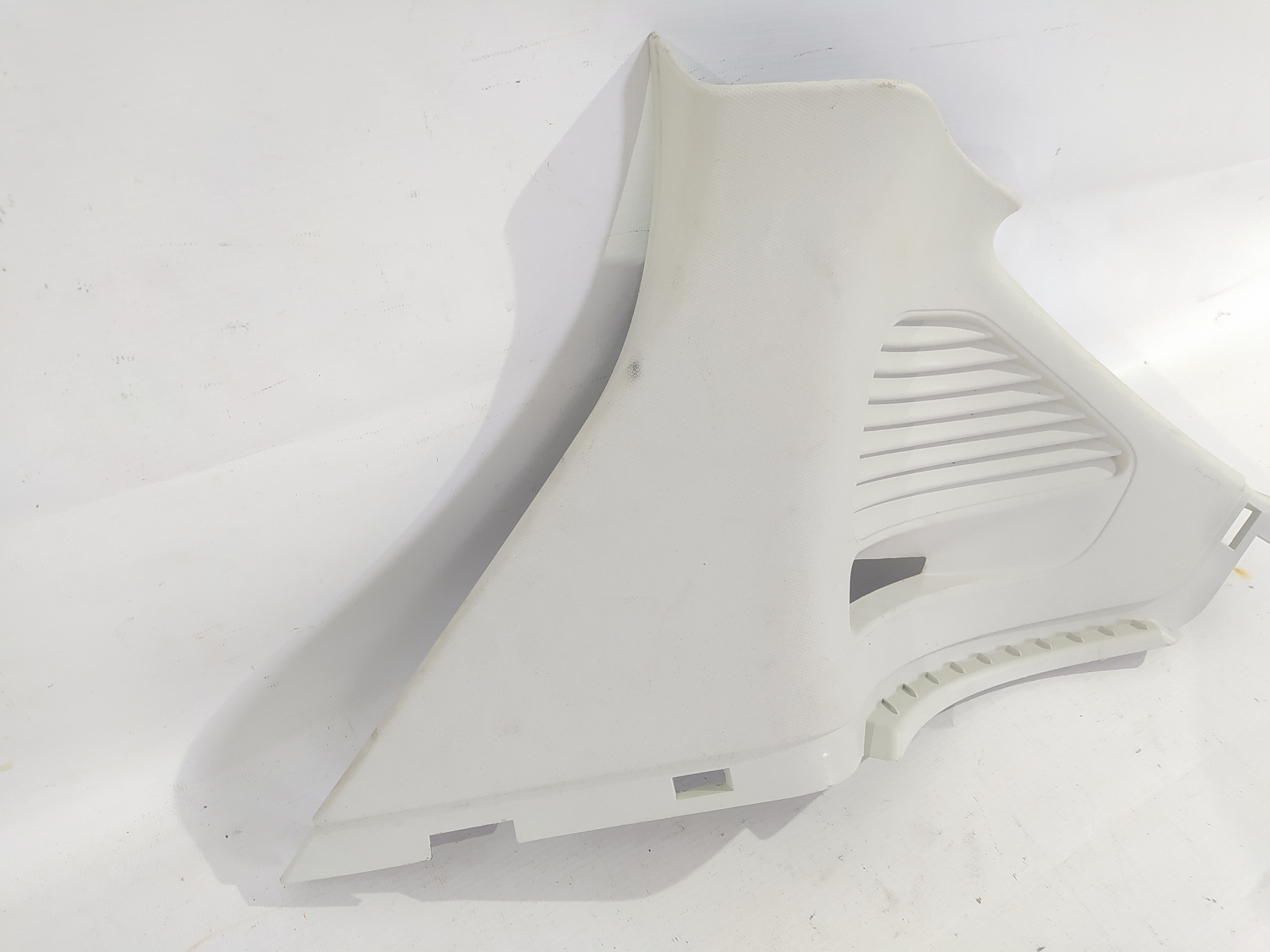 C-max Обшивка багажного відділення Ford C-Max ліва 2013-2018 DM5Z5831011AA Ford C-Max 2