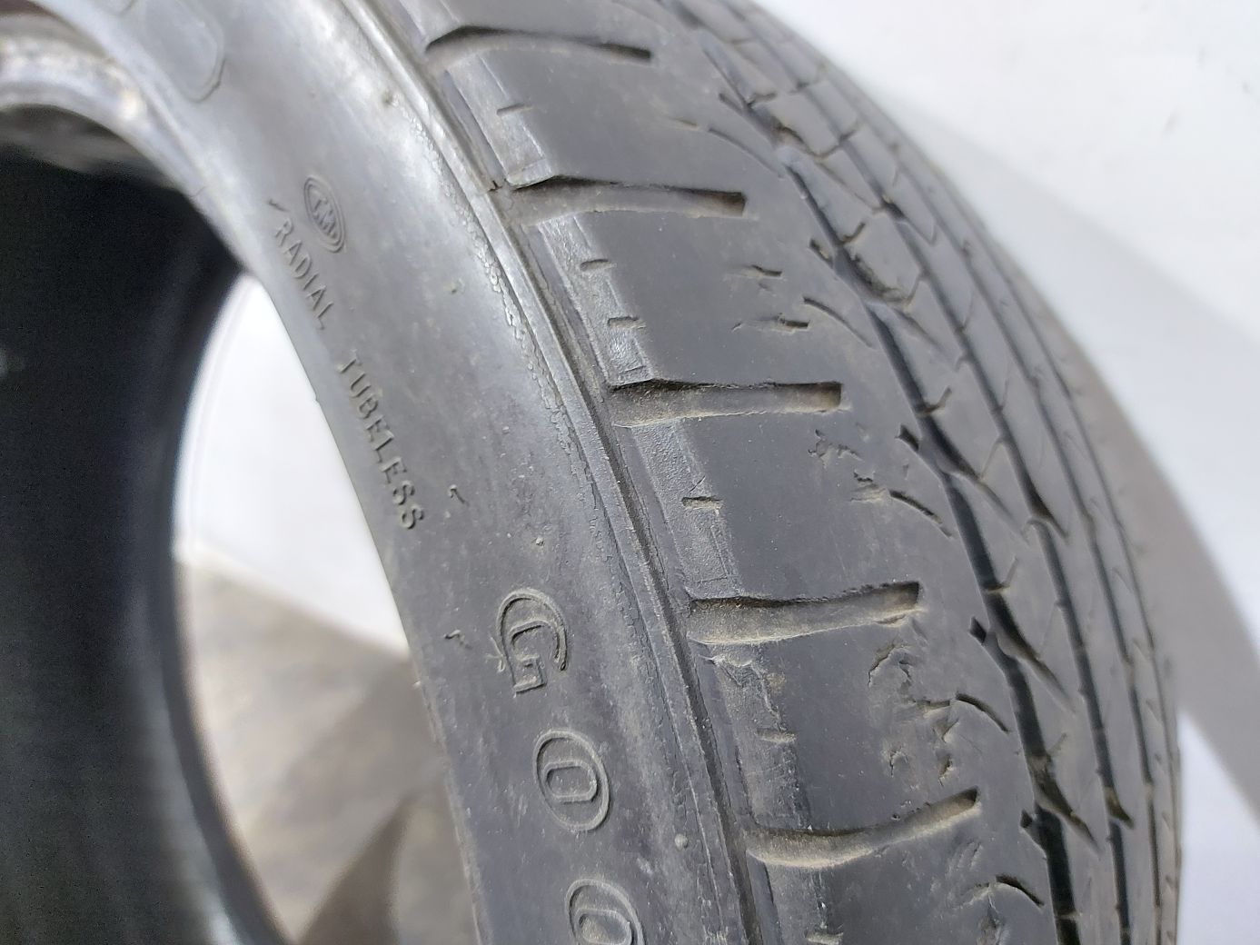 Гума Goodyear Eagle Sport (6mm) 215/45R17 Всесезонна 3 Гума Goodyear Eagle Sport (6mm) 215/45R17 Всесезонна 3