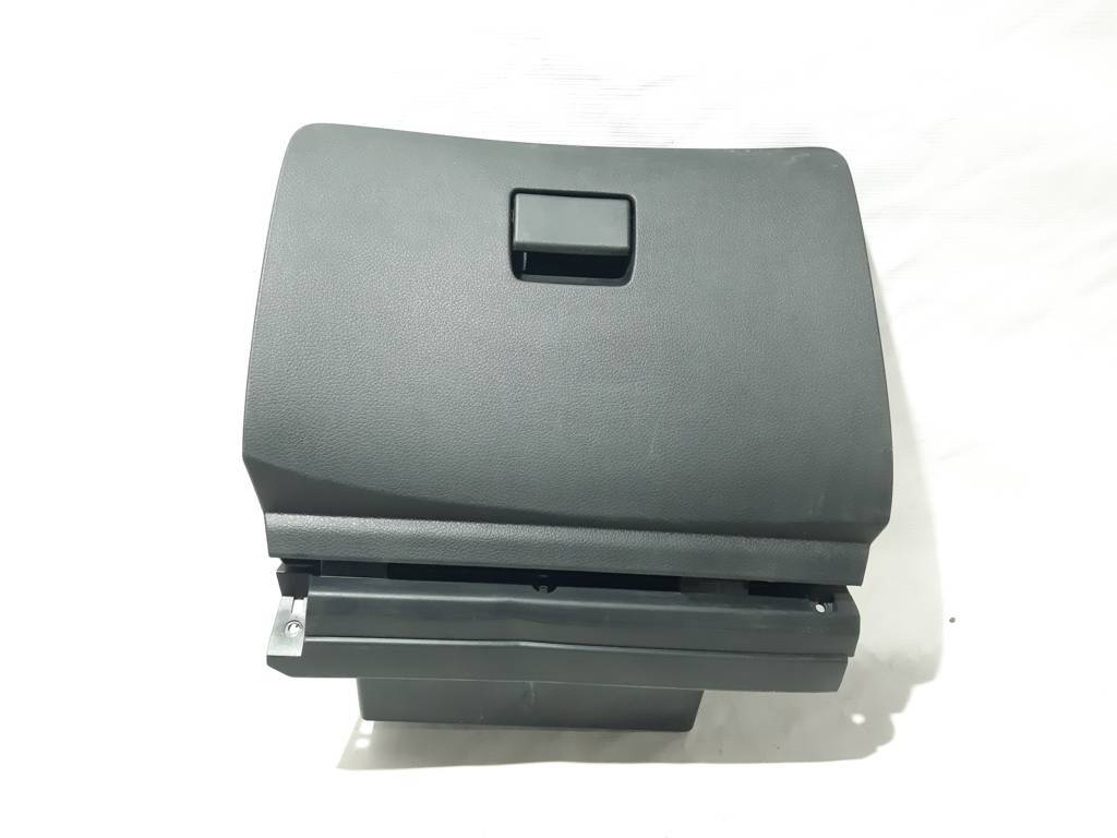 Sentra Бардачок Nissan Sentra 2013-2019 685103SA0A Nissan Sentra 2