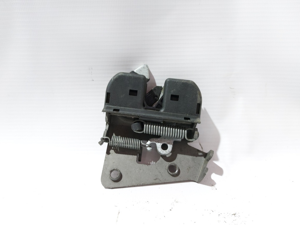 5 series. Замок спинки сидінь заднього ряду правий BMW 5 series 2004-2021 52207112864 BMW 5 series