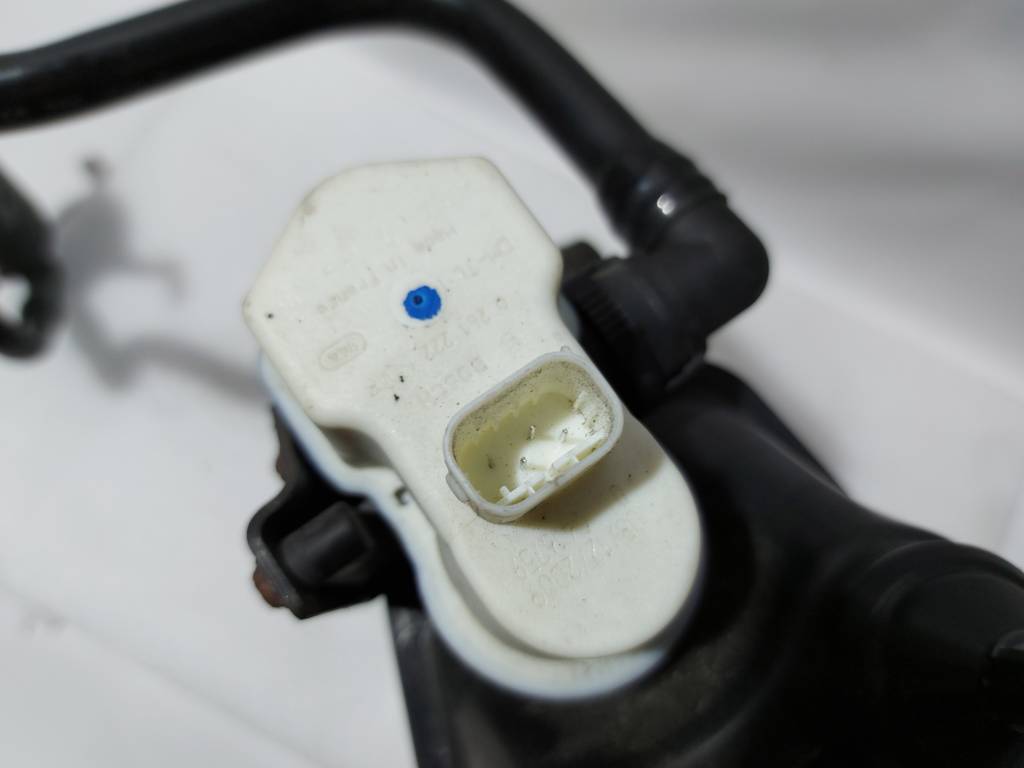 328i xdrive Рециркуляція парів бензину BMW 328i xDrive 2007-2013 16137194208 BMW 328i xDrive 3