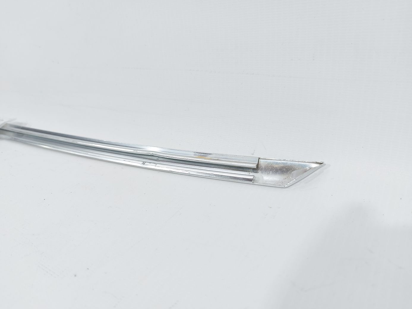 Impala Молдинг двері задньої лівої верхній верхній Chevrolet Impala 2014-2020 22909602 Chevrolet Impala 6