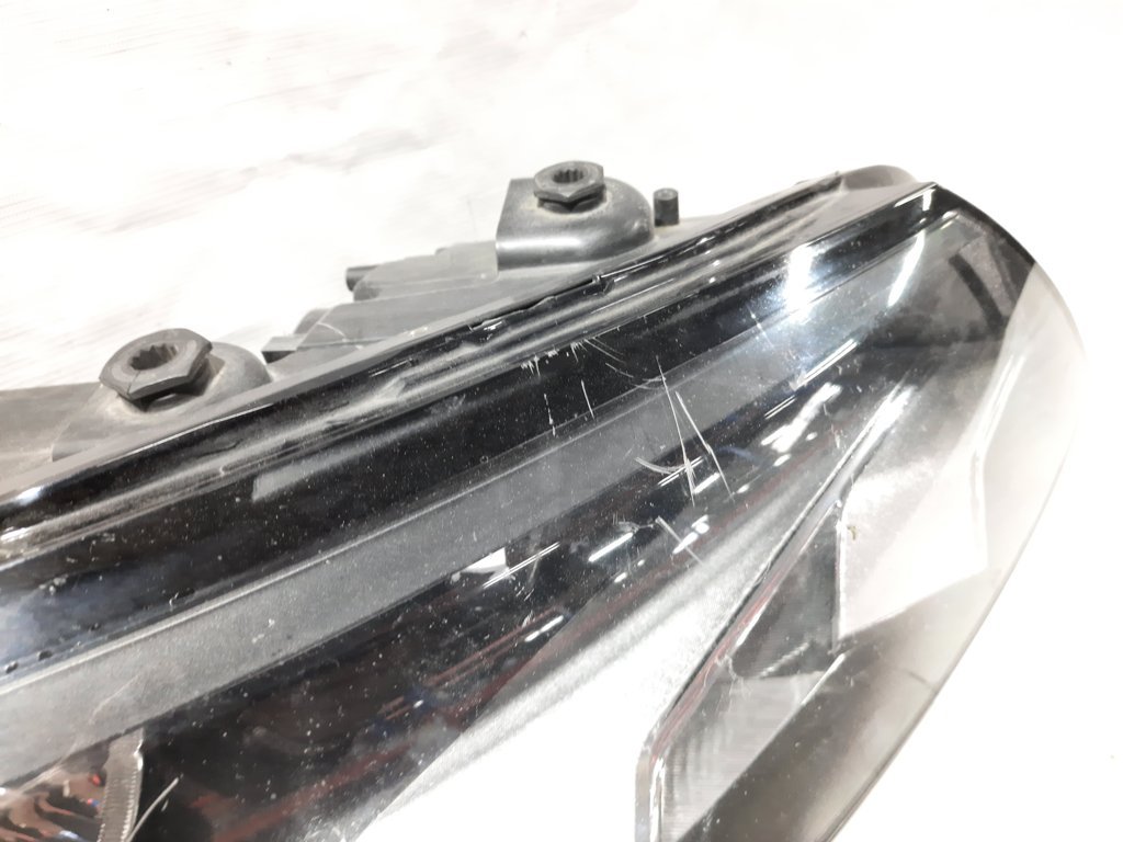 Товары с дефектами Фара передняя правая (дефект) Volkswagen Passat S 2012-2015 561941006D Volkswagen Passat S 5