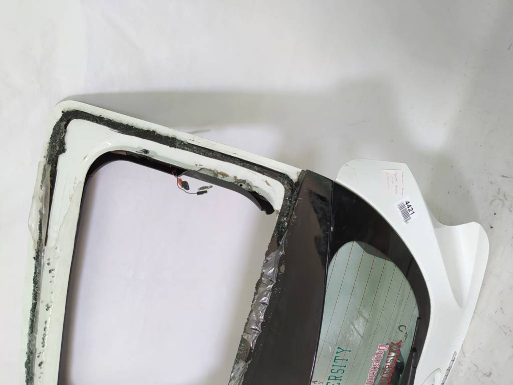 Veloster turbo Крышка багажника Hyundai Veloster Turbo 2011-2014 737002V013 Hyundai Veloster Turbo 3