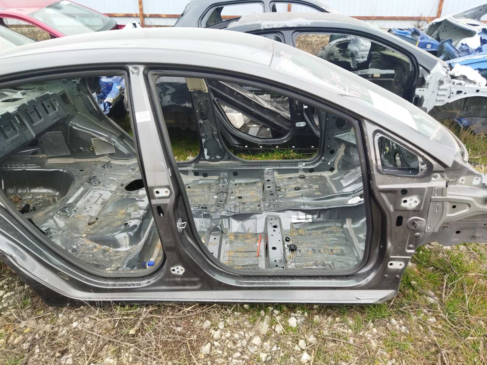 Fiesta Кузов голий (можна різати) Ford Fiesta 2018 AE8Z5450202A Ford Fiesta 3