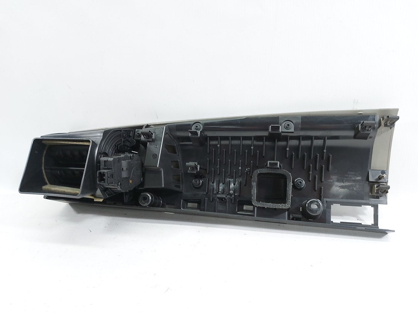 Xf Молдинг торпеди центральний правий Jaguar XF 2012-2015 C2Z13546 Jaguar XF 5 Xf Молдинг торпеди центральний правий Jaguar XF 2012-2015 C2Z13546 Jaguar XF 5