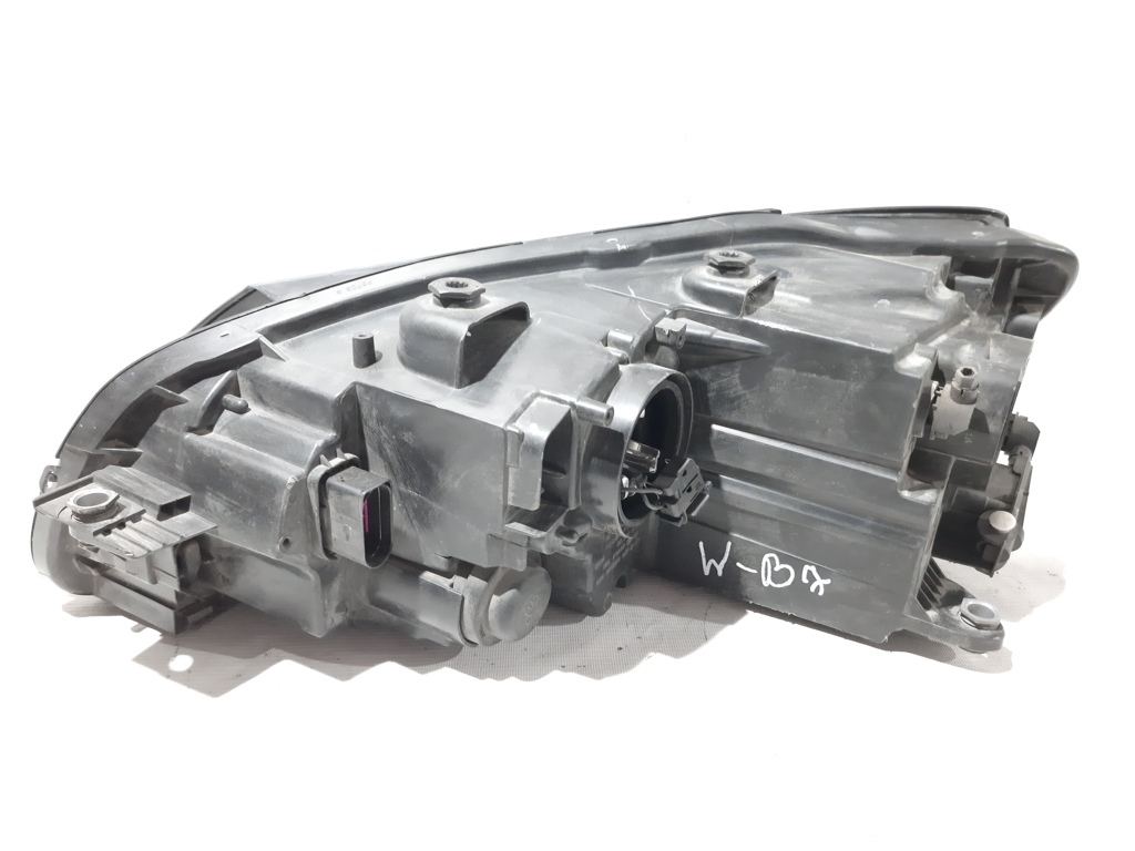 Товари з дефектами Фара передня права (дефект) Volkswagen Passat S 2012-2015 561941006D Volkswagen Passat S 6