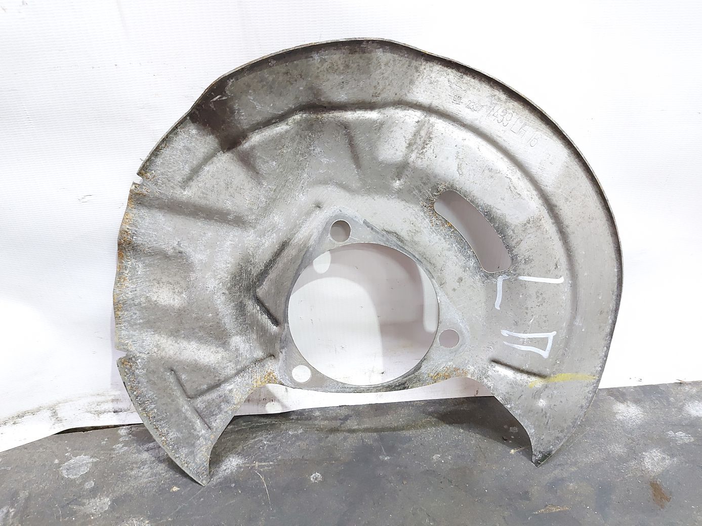 Malibu Пильовик гальмівного диска переднього лівого Chevrolet Malibu 2016-2021 23377439 Chevrolet Malibu 2