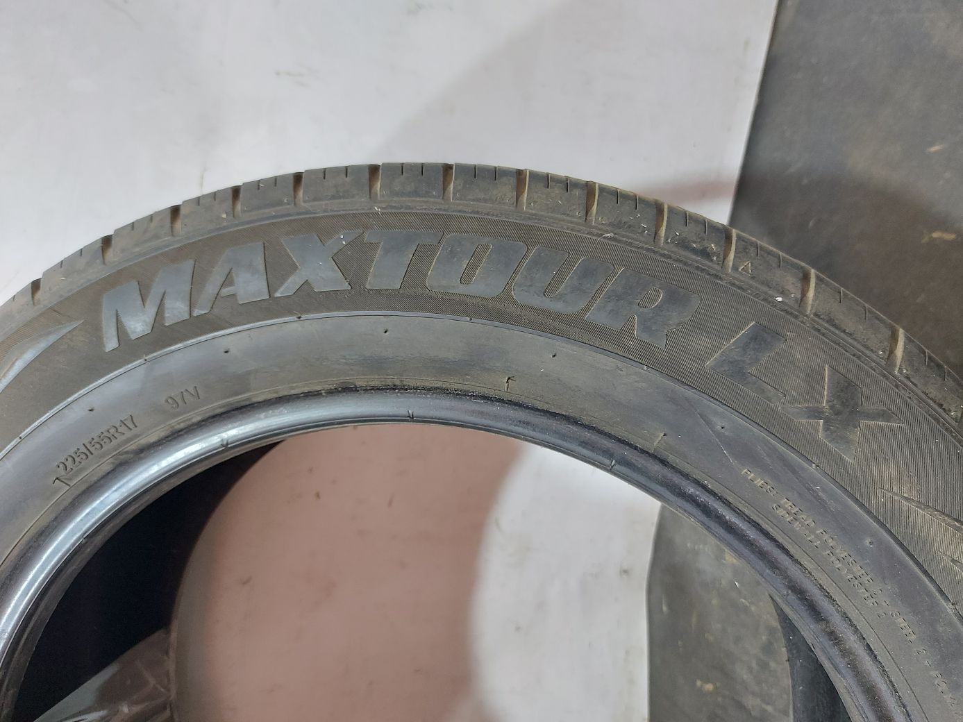 Всесезонные шины Резина MAXTOUR LX GT 225/55 R17 3