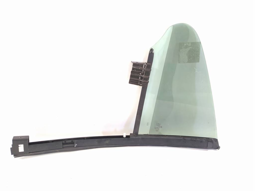 Passat cc Форточка двери задней левой Volkswagen Passat CC 2009-2017 3C8839613H Volkswagen Passat CC 9