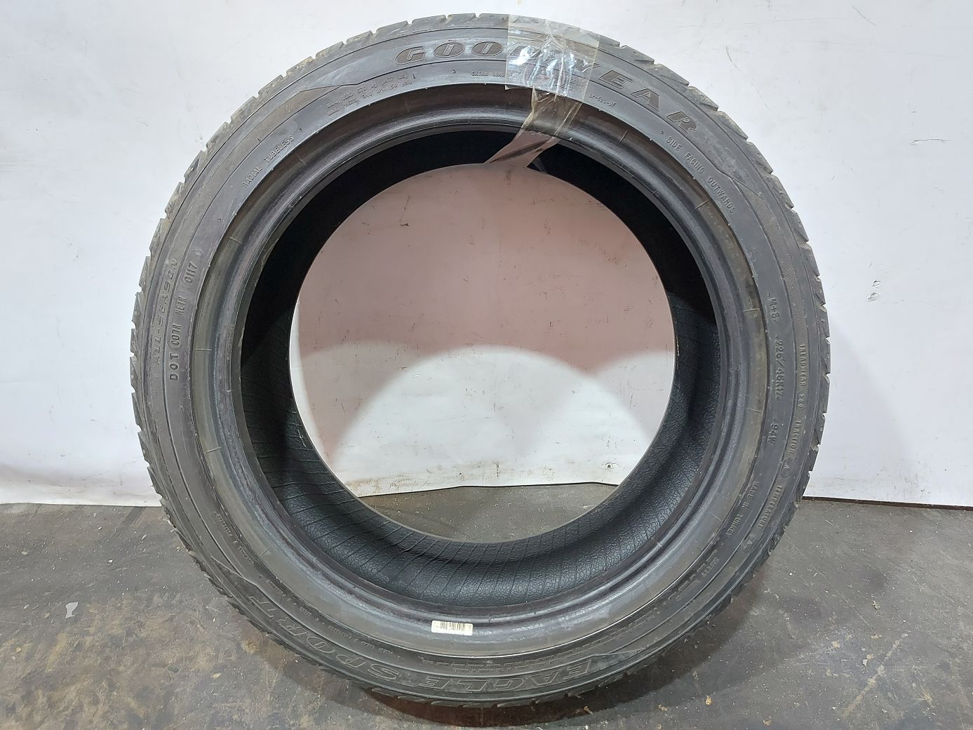 Всесезонные шины Резина GoodYear Eagle Sport 225/45R17 11