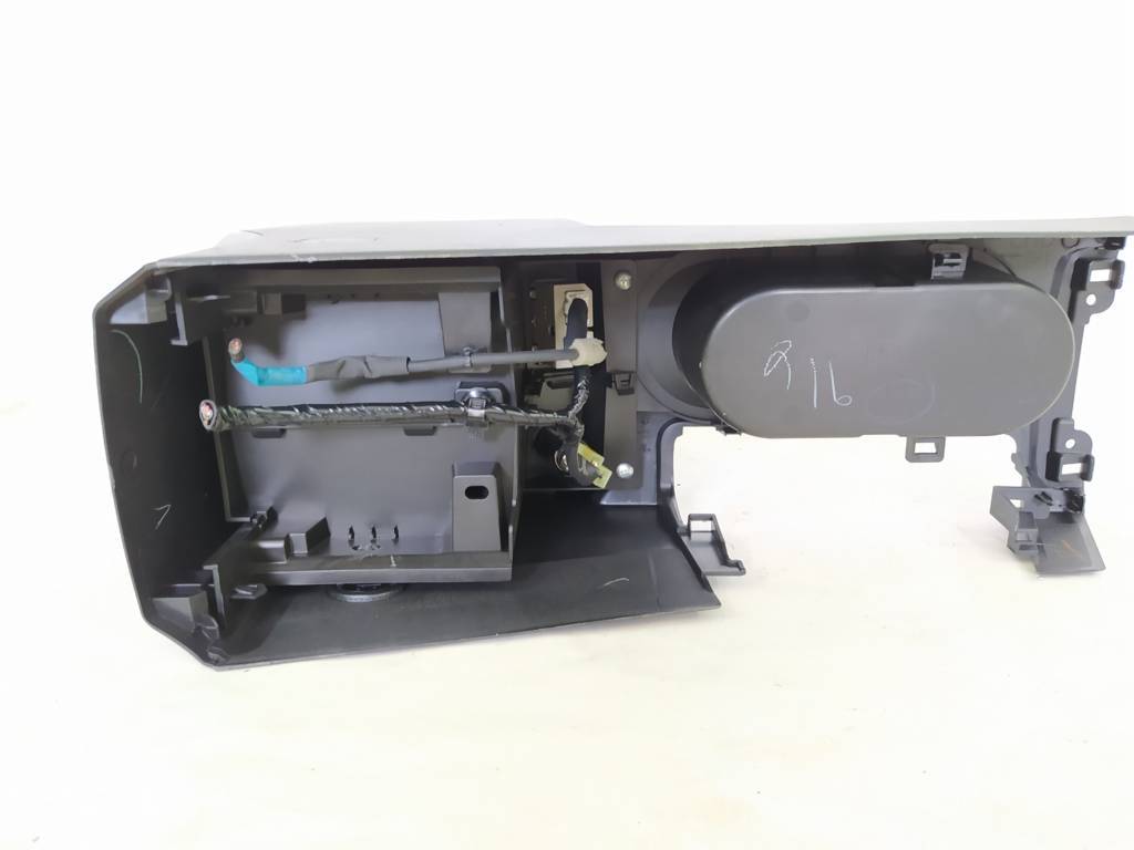 Forester Консоль підлокітника Subaru Forester 2014-2018 92113SG010 Subaru Forester 8