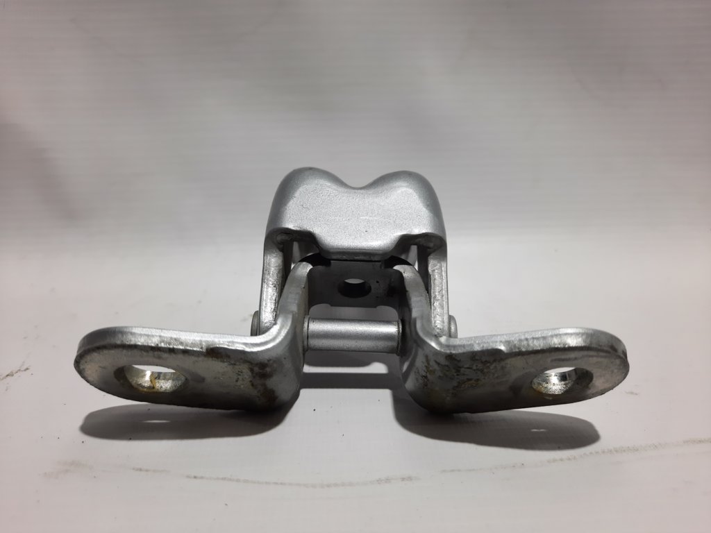 Sonata Петля дверей передньої правої низ/верх Hyundai Sonata 2005-2020 793202E000 Hyundai Sonata 11