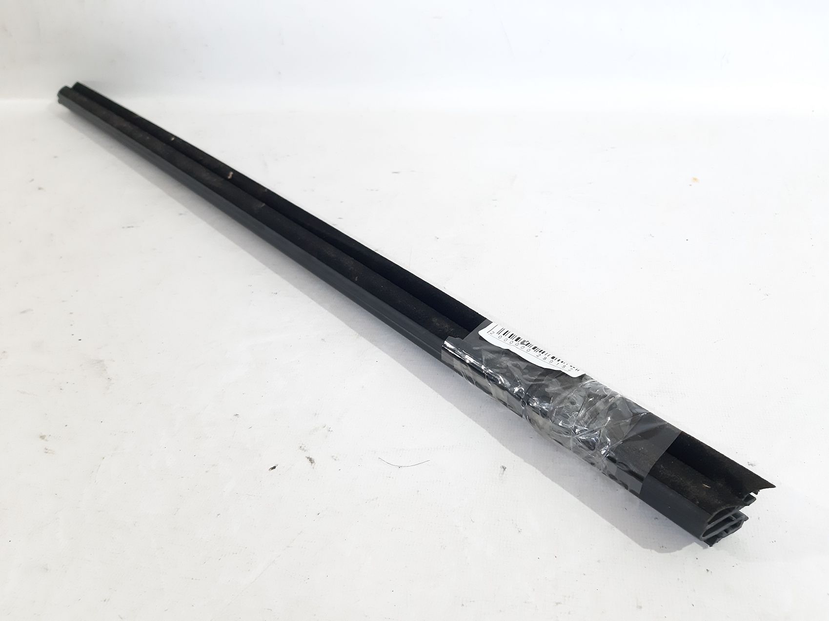 Avenger Ущільнювач скла двері передньої лівої внутрішній Dodge Avenger 2008-2014 5074013AC Dodge Avenger 4