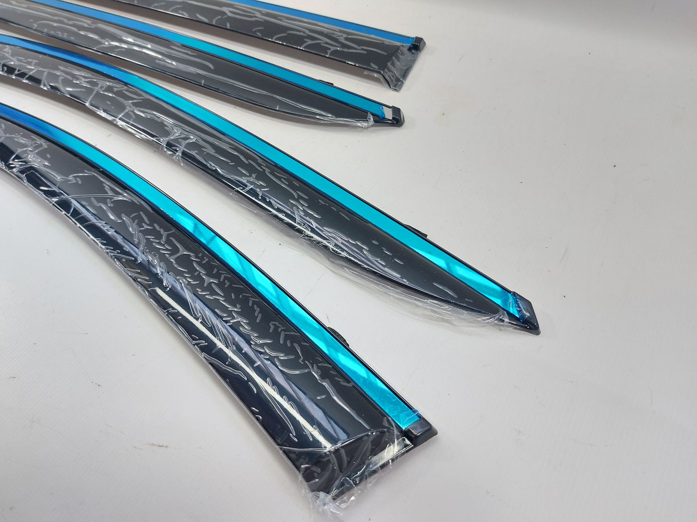 Вітровики бокового скла Дефлектори вікон Volkswagen dflc00001 Volkswagen ID.4X 4 Вітровики бокового скла Дефлектори вікон Volkswagen dflc00001 Volkswagen ID.4X 4