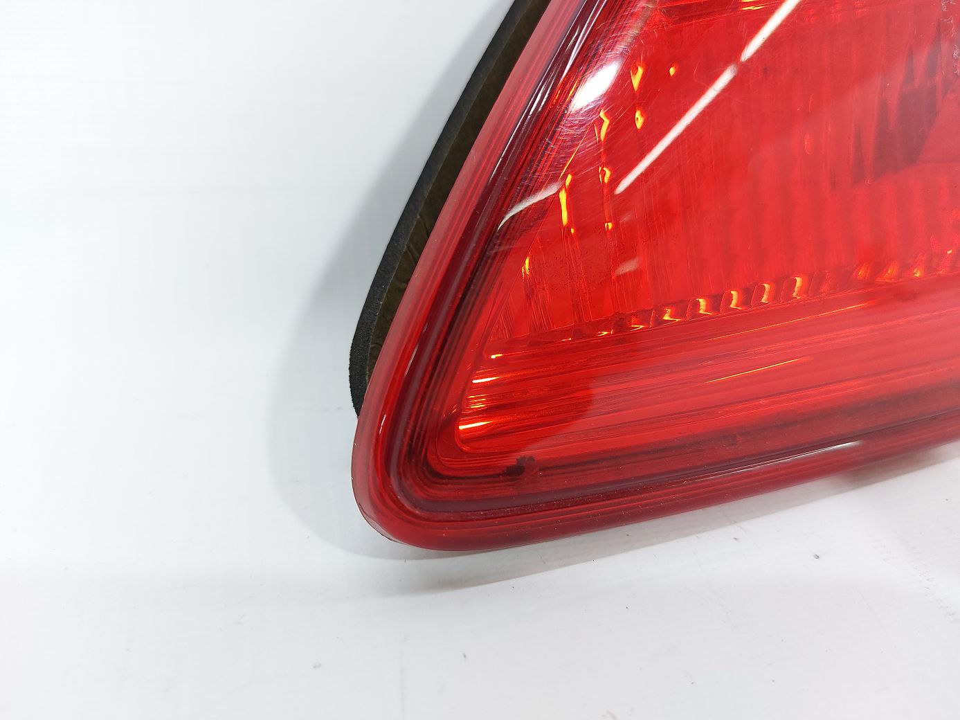 Sentra Ліхтар кришки багажника правий Nissan Sentra 2016-2019 265503YU5A Nissan Sentra 5