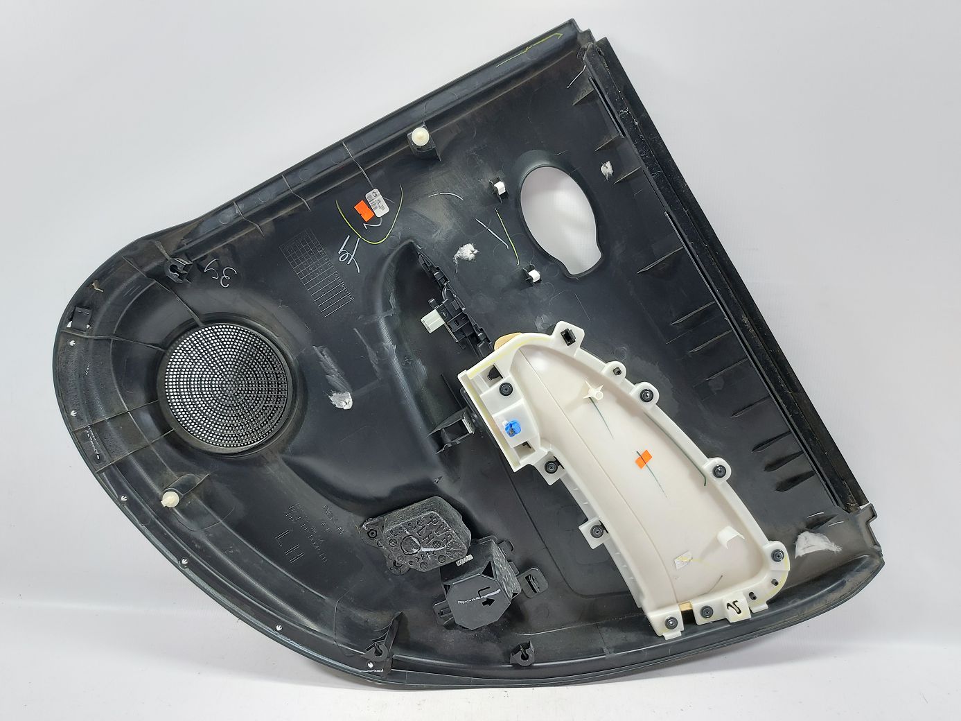 Versa note Карта двери задней левой Nissan Versa Note 2015-2019 829009MB1A Nissan Versa Note 4