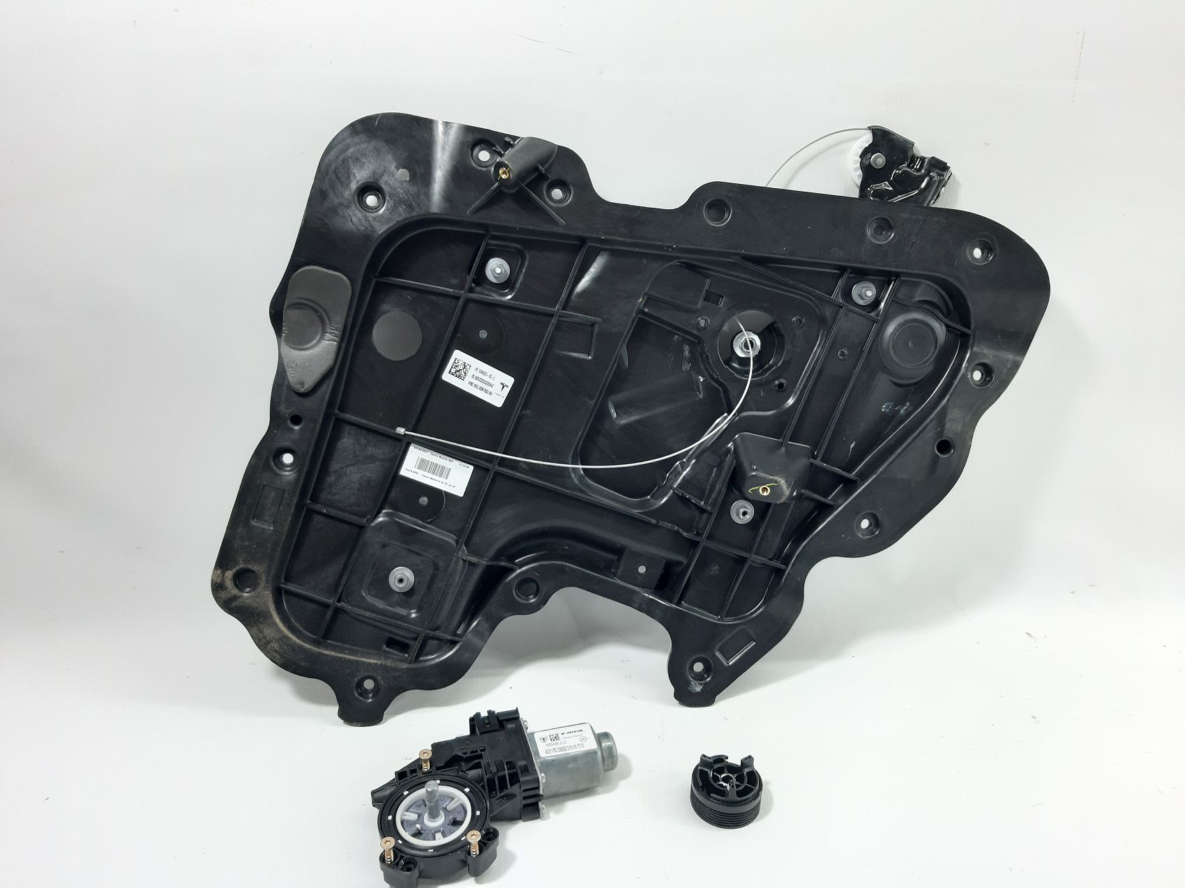 Model 3. Склопідйомник дверей задньої правої Tesla Model 3 2020-2023 109662398L Tesla Model 3