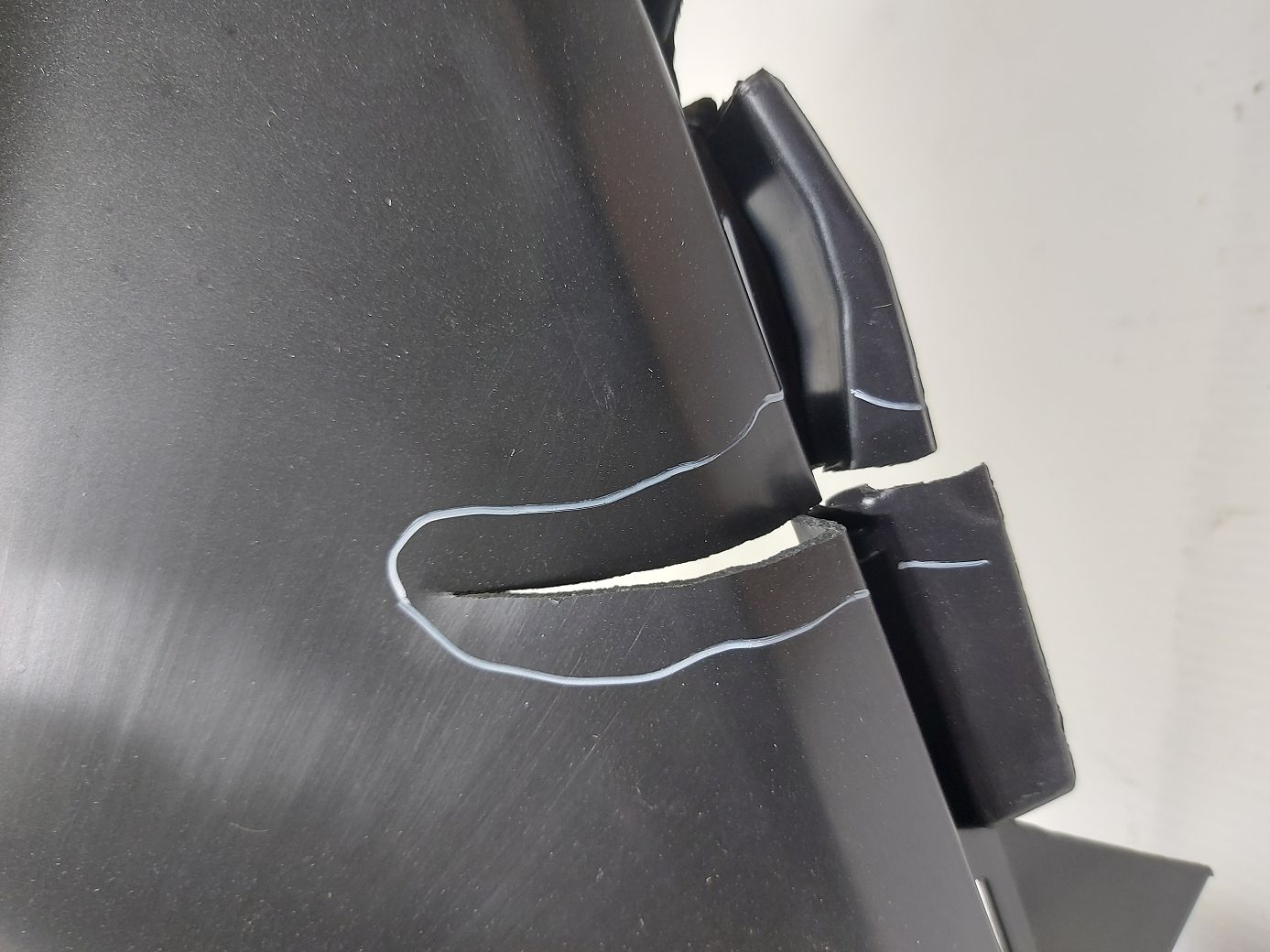 Товары с дефектами Бампер передний (сломан) Toyota RAV-4 2018-2021 521190R919 Toyota RAV-4 7