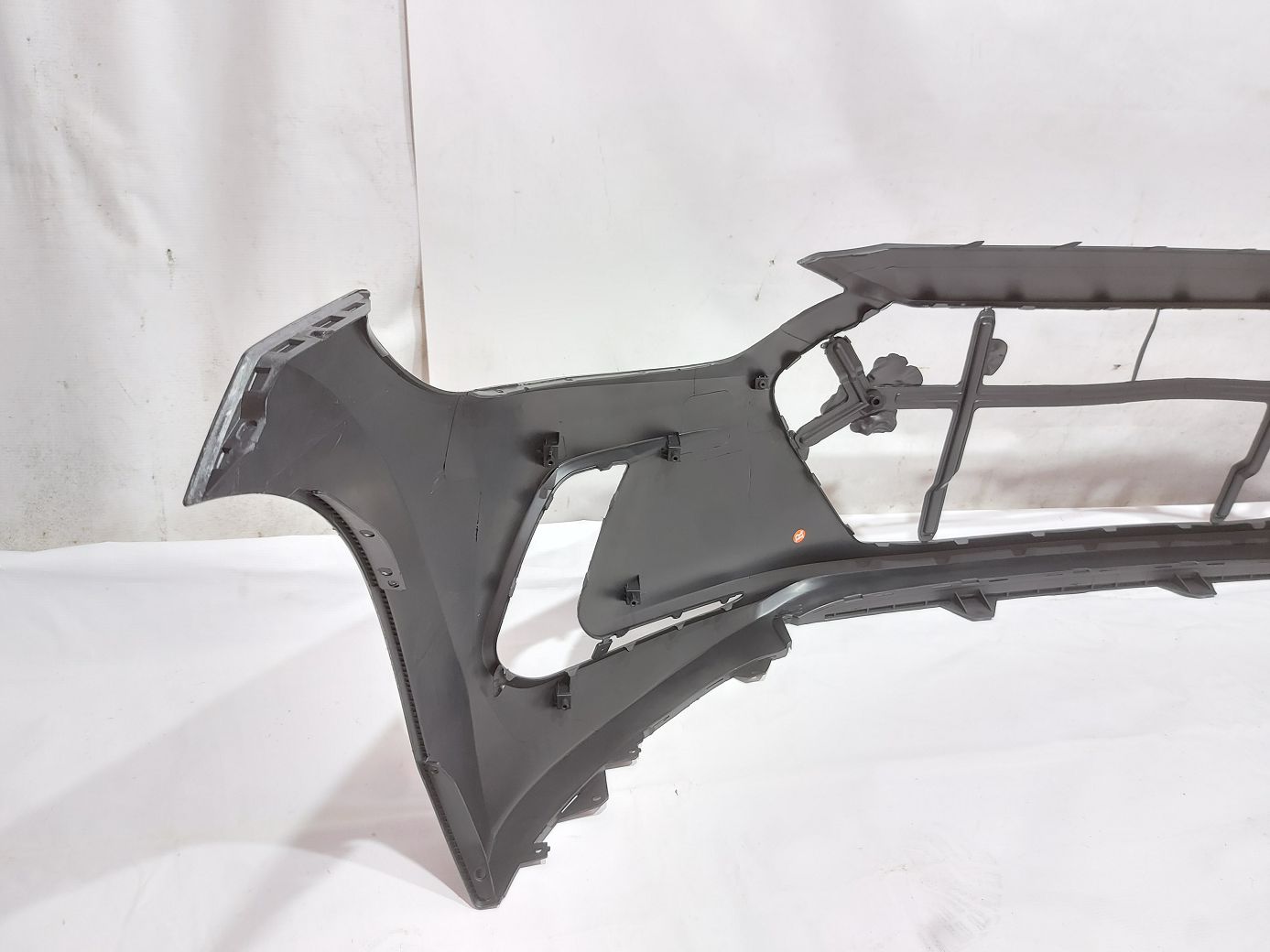 Товары с дефектами Бампер передний (дефект) Hyundai Elantra  2017-2018 86510F3000 Hyundai Elantra 6