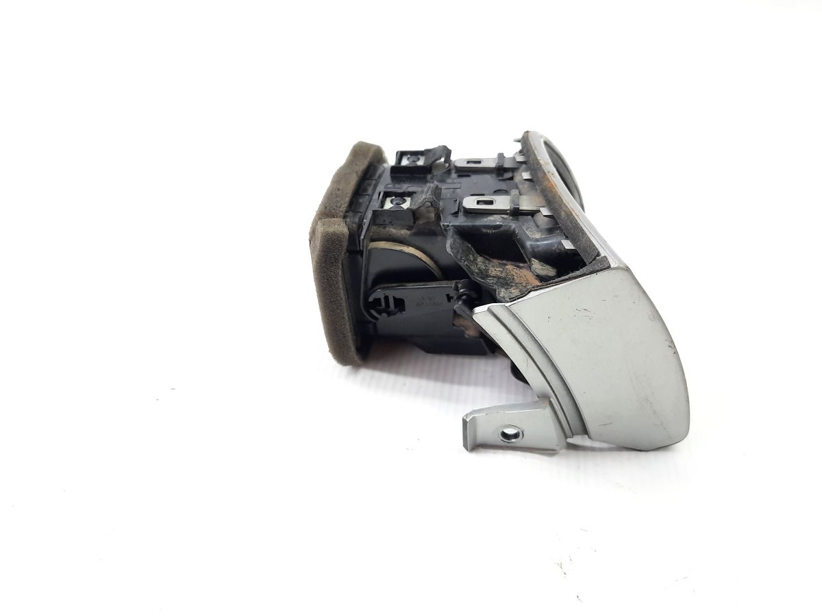 Sentra Решітка повітроводу торпеди ліва Nissan Sentra 2016-2019 687613YU0A Nissan Sentra 3