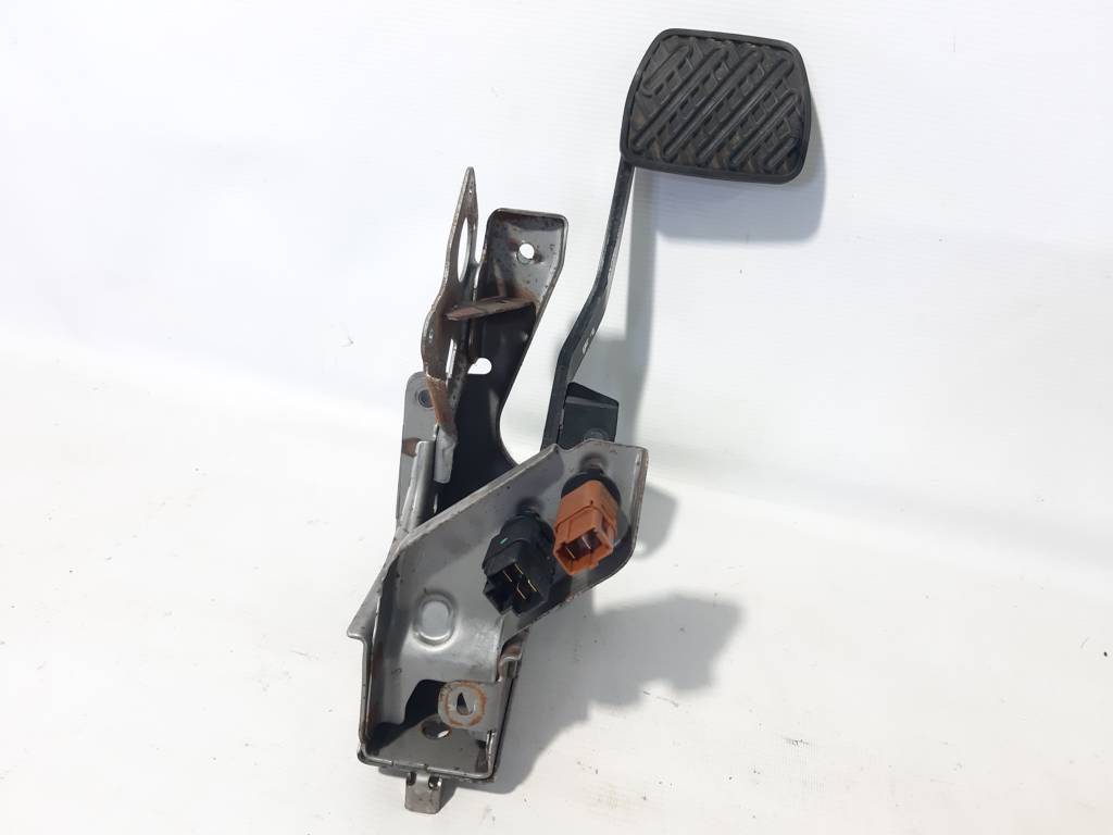 Sentra Педаль тормоза Nissan Sentra 2013-2019 465013RA0B Nissan Sentra 18
