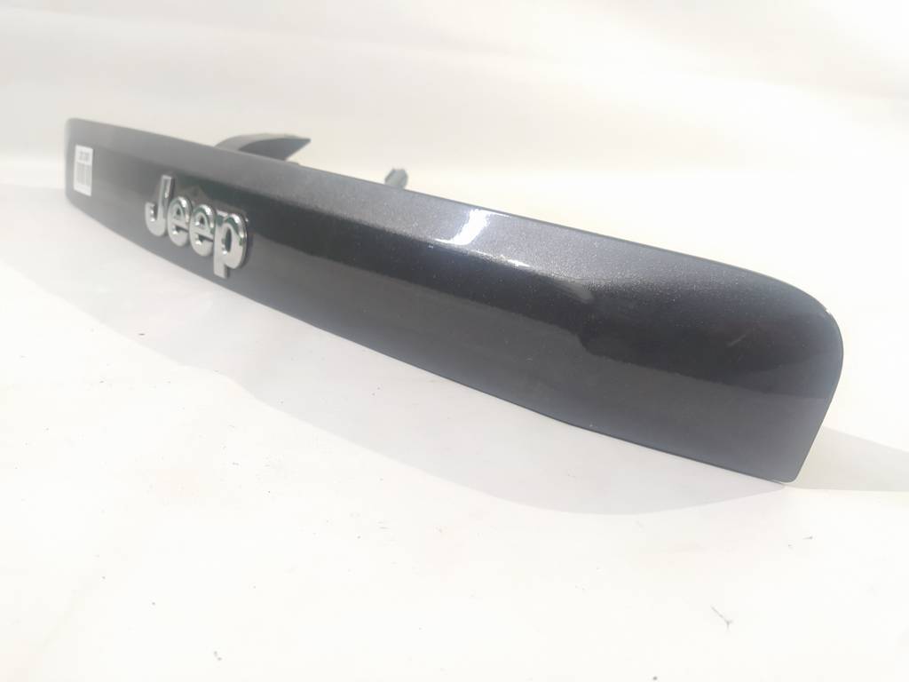 Compass Накладка подсветки номера крышки багажника Jeep Compass 2009-2017 1HS59RXFAC Jeep Compass 7