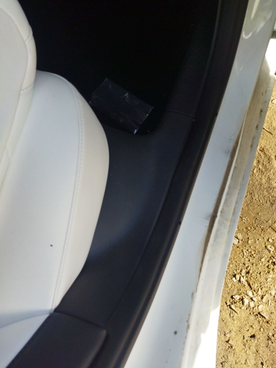 Model 3. Накладка порога заднього права Tesla Model 3 2020-2024 108631200F Tesla Model 3
