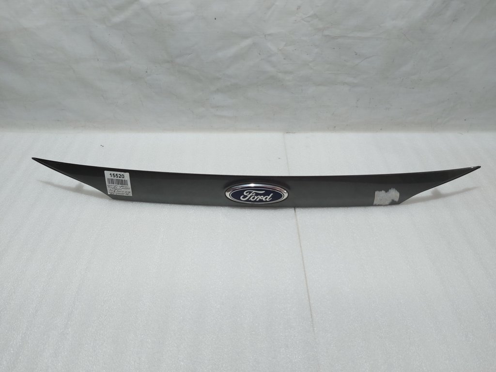 Focus. Накладка крышки багажника с кнопкой открытия Ford Focus 2011-2019 CV6Z5443400AA Ford Focus