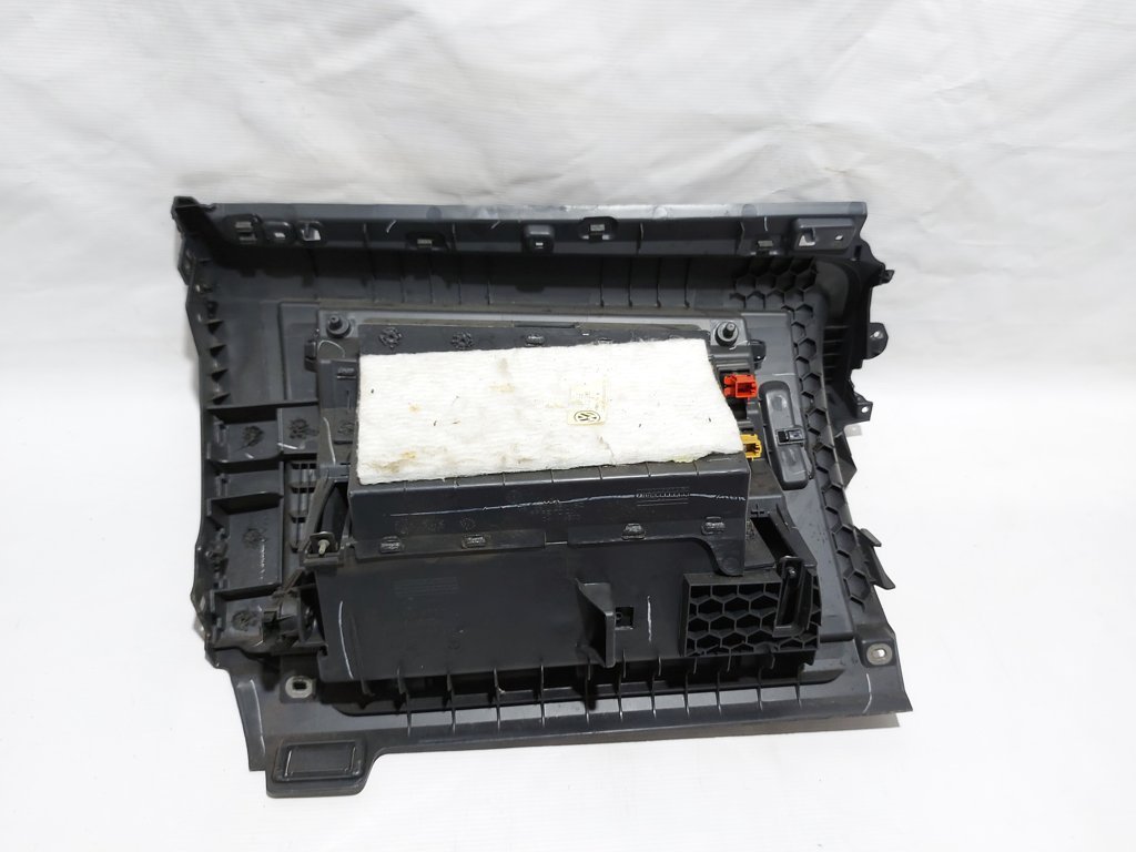 Passat s Бардачок Volkswagen Passat S 2012-2015 561857114C82V Volkswagen Passat S 12