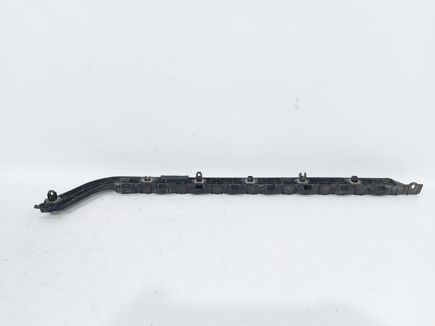 Charger Кріплення бампера заднього праве Dodge Charger 2011-2014 57010288AD Dodge Charger 2