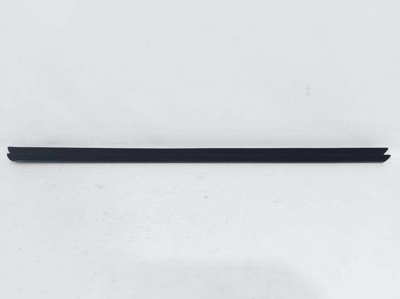 Focus Уплотнительная резинка стекла двери передней правой внутренняя Ford Focus 2012-2015 DM5Z5821456A Ford Focus 4