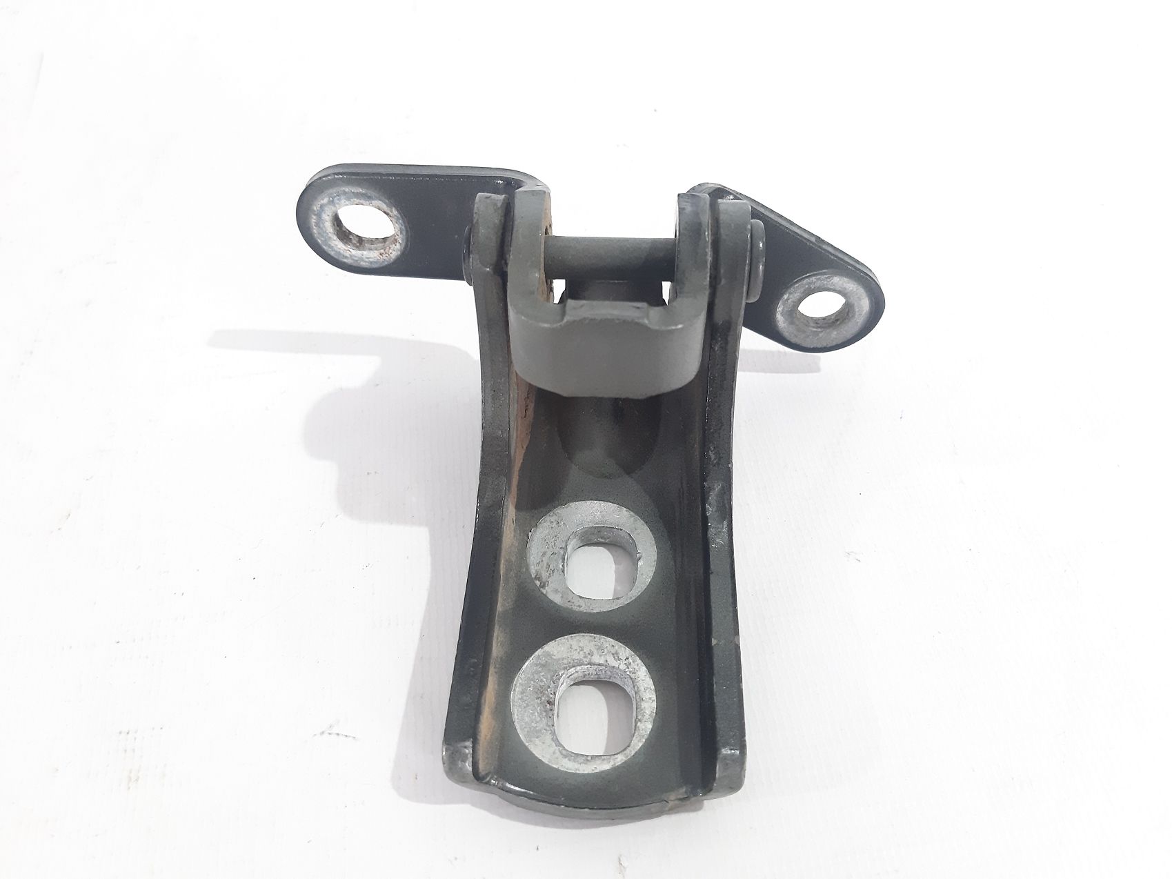 Malibu Петля дверей передньої/задньої лівої нижня Chevrolet Malibu 2011-2017 13501715 Chevrolet Malibu 13 Malibu Петля дверей передньої/задньої лівої нижня Chevrolet Malibu 2011-2017 13501715 Chevrolet Malibu 13